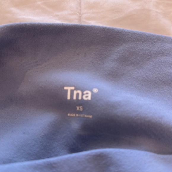 TNA BUTTER HIGH RISE LEGGINGS - Picture 4 of 4